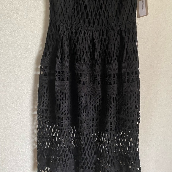 Ministry Of Style Laser Cut Scalloped Hem Black Structured Midi Demure Dress 6 - Picture 6 of 10